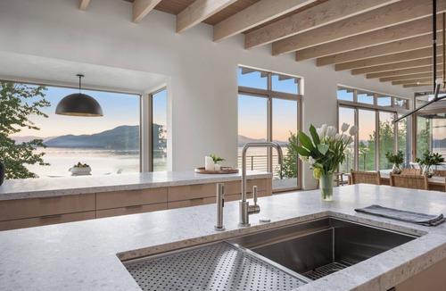 Ponderay House | Modern Lakeside Oasis- Stunning Sunsets-Hot Tub-Dock