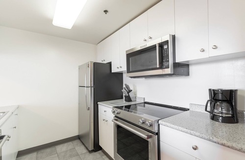 Hoboken Apartment | Modern One Bedroom in Hoboken Waterfront Building