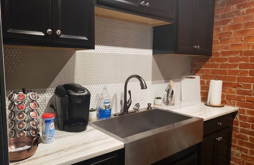 Corryville Apartment | Modern Style and Comfort near UC