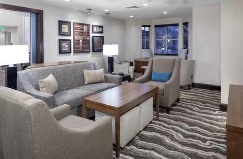 Gilbert Condo | Modern Suite in Phoenix Area | Outdoor Pool