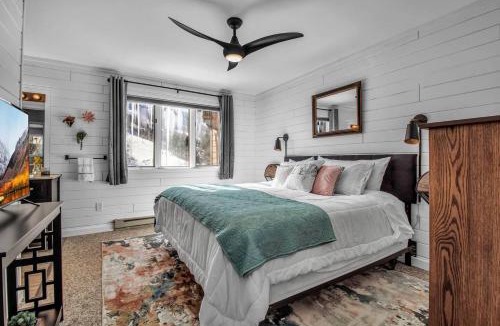 Ellicottville House | Modern Townhome with Decks Fireplace & Mountain Views
