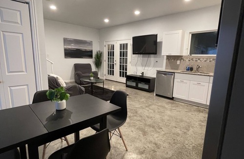 West Dallas House | Modern West-Dallas 4 Bedroom Charmer in the City