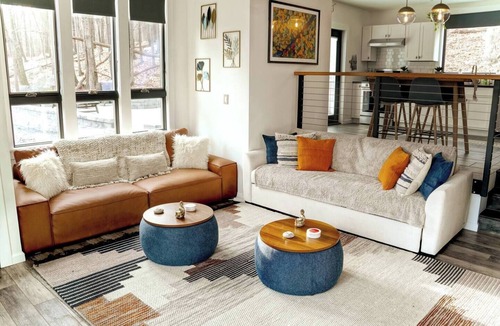 Gardiner Ski Chalet | Modern Zen Chalet at the Foot of Gunks w Mt. View and barrel outside sauna