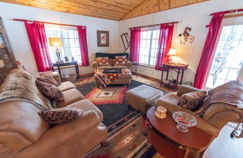 Cambridge Springs House | Mom & Pop's: Waterfront,Nature,Togetherness