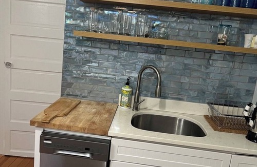Monmouth Beach Cottage | Monmouth Beach Cottage! last week June & mid July avail! Location!Beach supplies