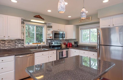 Ocean Pines House | Moonshell - Waterfront, 3 Bedrooms, 2 Bathrooms, Sleeps 6, Non Group Rental