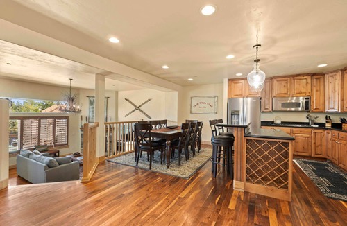 Bear Hollow Village House | Moose Mgmt at Bear Hollow 5437: Pvt. Hot Tub-BBQ-Garage Parking- Dogs Welcome