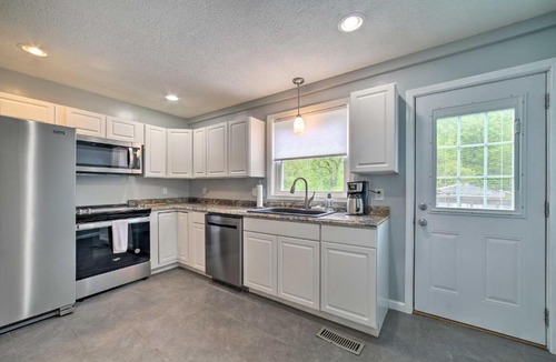Morgantown House | Morgantown Home with Deck about 2 Mi to WV University!