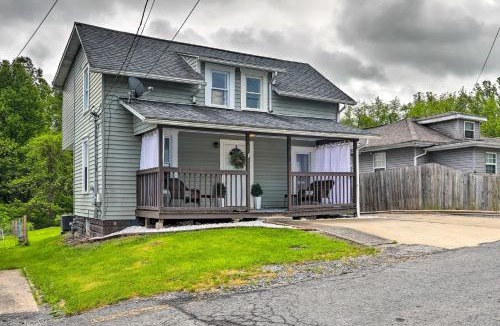 Morgantown House | Morgantown Home with Deck about 2 Mi to WV University!
