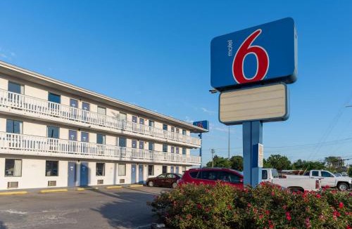 Sharonville Hotel | Motel 6-Cincinnati, OH