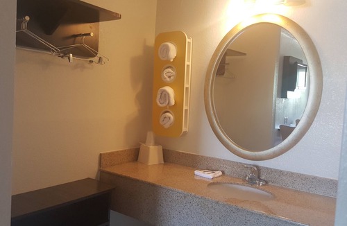Columbus Hotel | Motel 6 Columbus, OH - OSU