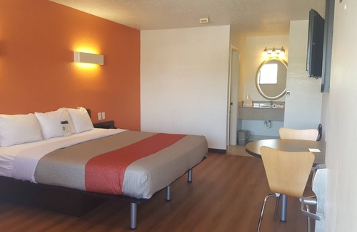 Columbus Hotel | Motel 6 Columbus, OH - OSU