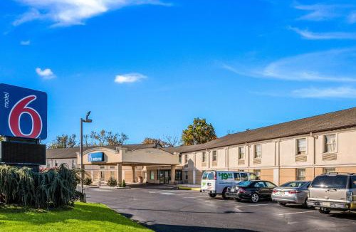 Levittown Hotel | Motel 6-Levittown, PA - Bensalem