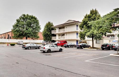 Pumphrey Hotel | Motel 6-Linthicum Heights, MD - BWI Airport