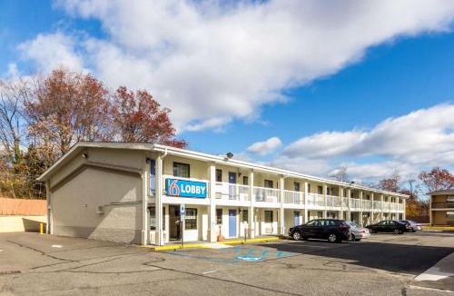 New Brunswick Hotel | Motel 6 New Brunswick