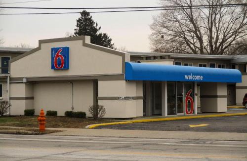 North Olmsted Hotel | Motel 6-North Olmsted, OH - Cleveland