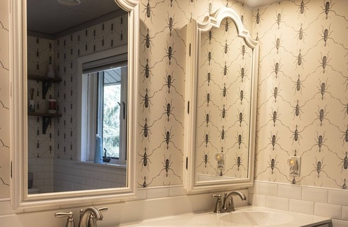 Mount Gretna Heights House | Mount Gretna House next to hiking trails