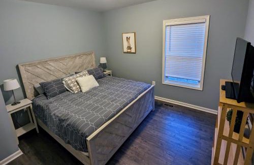 Kabletown House | Mountain Getaway - 7 beds, 2 King - Large Common Area