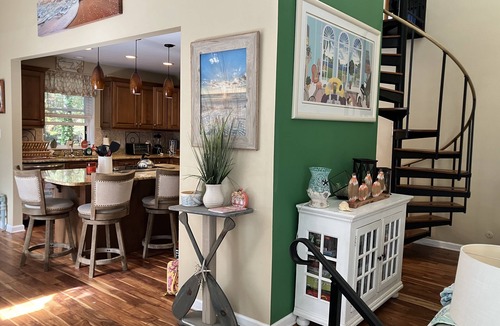 Villas House | Mountain House at the Beach! Dog Friendly, Short Walk to the Beach.