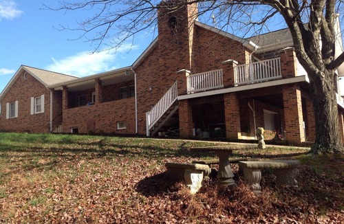 Bergton House | Mountain Top Home With Amazing Views! Get Away From It All On 15 Acres.