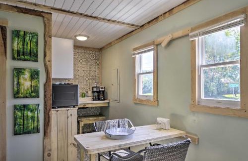 Mt Lookout Apartment | Mt Lookout Tiny House with Backyard and Fire Pit!