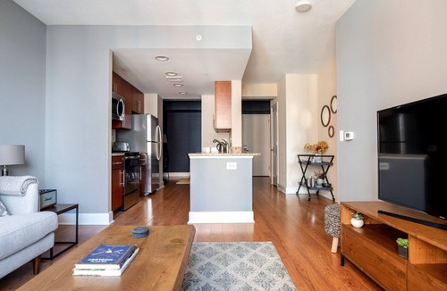 Mount Vernon Triangle Apartment | Mt Vernon 1BR, w/Gym, near metro, Convention Ctr. by Blueground