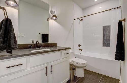 West Dallas Villa | Munice at Trinity Grove
