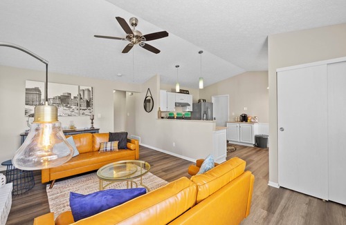 Kilbourne House | nClose to Zoo, Bridge Park+Dogs ok+Big Yard+Family itemsn