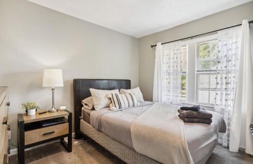 Shaker Heights Apartment | Near CLE Clinic UH & Case Western