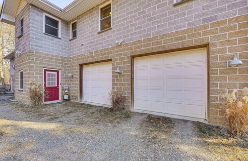 Hyde Park Apartment | Near Historic Sites: Bright Hyde Park Guest Suite