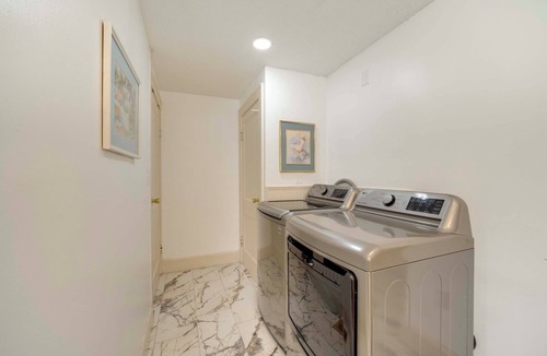 Conneaut House | Near Lake Erie, Harbor & Parks: Conneaut Getaway!