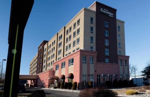Carteret Apartment | Near NYC Serene Double Suite Sleeps 4 Prime Location