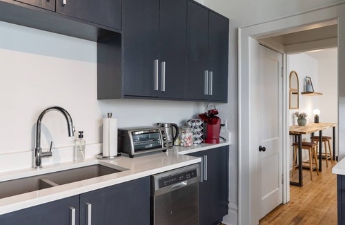 University District House | Near OSU-Short North-DT| 20 Guests | Stylish Home