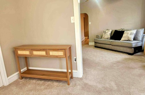 Swarthmorewood Apartment | Near Philly-Pet Friendly- 10 Min From Airport-Super Centralized- Stadium- Eagles