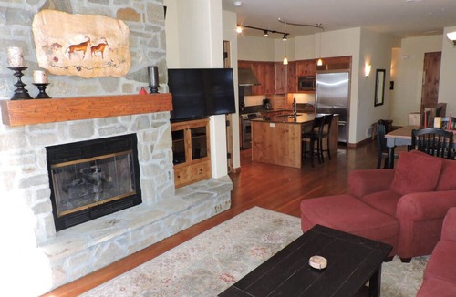 Ketchum Condo | Near River Run, heated parking, walk to Ketchum. Living space on one level.