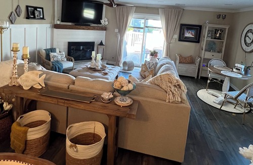 Ventnor City House | Near the bay, tranquility awaits you and your family in Ventnor this summer!
