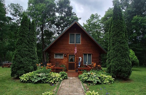 New Bedford House | Neshannock Creekside Log Cabin, Rental Headline