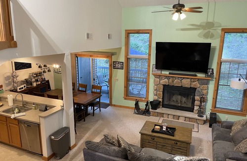 Tannersville House | NEW 3000 SF Private HOUSE at Camelback Mountain Private Parking Game Room 6 TVn