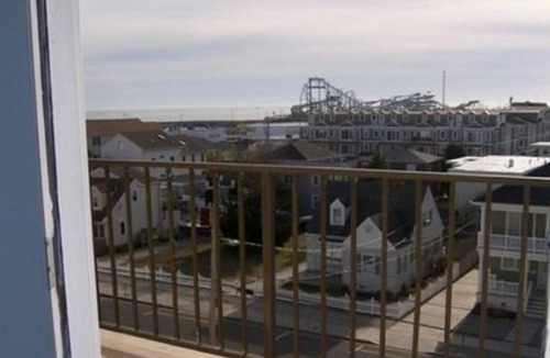 Cape May - Wildwood Condo | NEW! Beach Chic-Pool-triple bunks-Slps 7-beach chairs & cart-elev-off BW