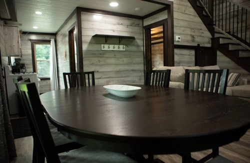 Sugarcreek House | New cabin in Amish Country, pond, fishing, secluded