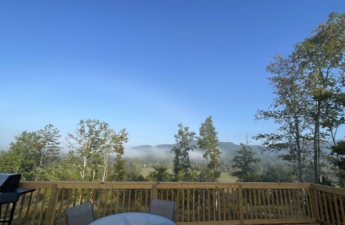 Winona House | New Cabin with many amenities! Trail systems. Sleeps 8! Royal blue brimstone