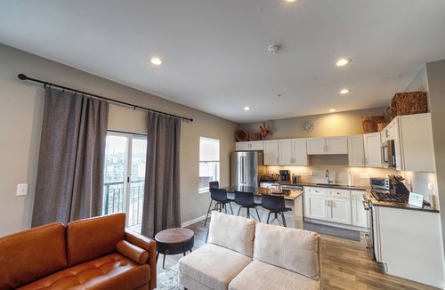 Lower Lawrenceville Condo | New Chic Condo in Pittsburgh