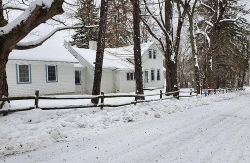 Union Dale House | New Elk Mtn Listing: Cozy family ski house - 2 min from Elk!