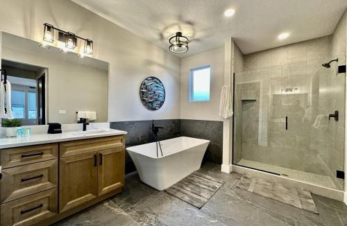 Moab South Valley House | New Exclusive Retreats Desert Vista Heated Pool