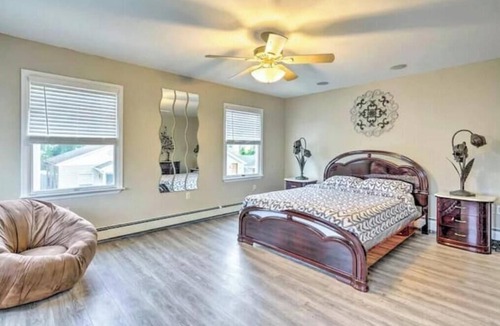 Keansburg House | NEW! Family-Friendly Keansburg Home: Walk to Beach