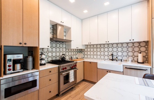 Versailles House | NEW Fireplace, Sunroom, Garden, Bourbon, Downtown LUX, Fully Loaded