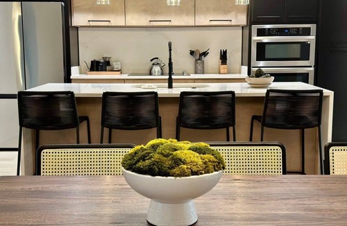 New Pathways Villa | NEW! Group Adventure Hub w/Private Roof Deck!