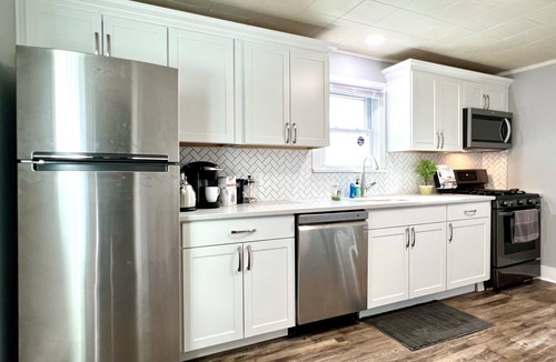 Englewood House | NEW Kitchen - The Uptown Collective