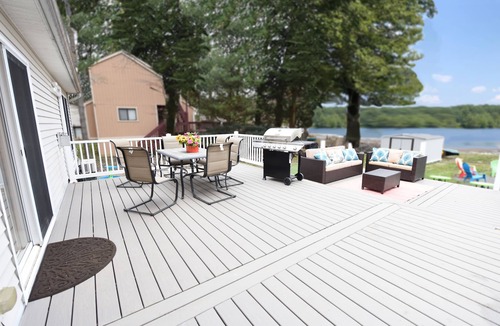 Pocono Summit House | ✨★NEW★✨🚣‍♂️LAKEFRONT⛱SKI⛷🏂★Kalahari★Hot Tub★Mini Golf★BOOK NOW!★