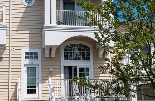 Ocean View House | NEW LISTING 2022! Full weeks (Friday to Friday) or mini weeks available. Welcome to Bayside at Bethany Lakes! This 3BR townhouse/condo is in a beautifully maintained, family-friendly, amenity-rich neighborhood in Ocean View DE.